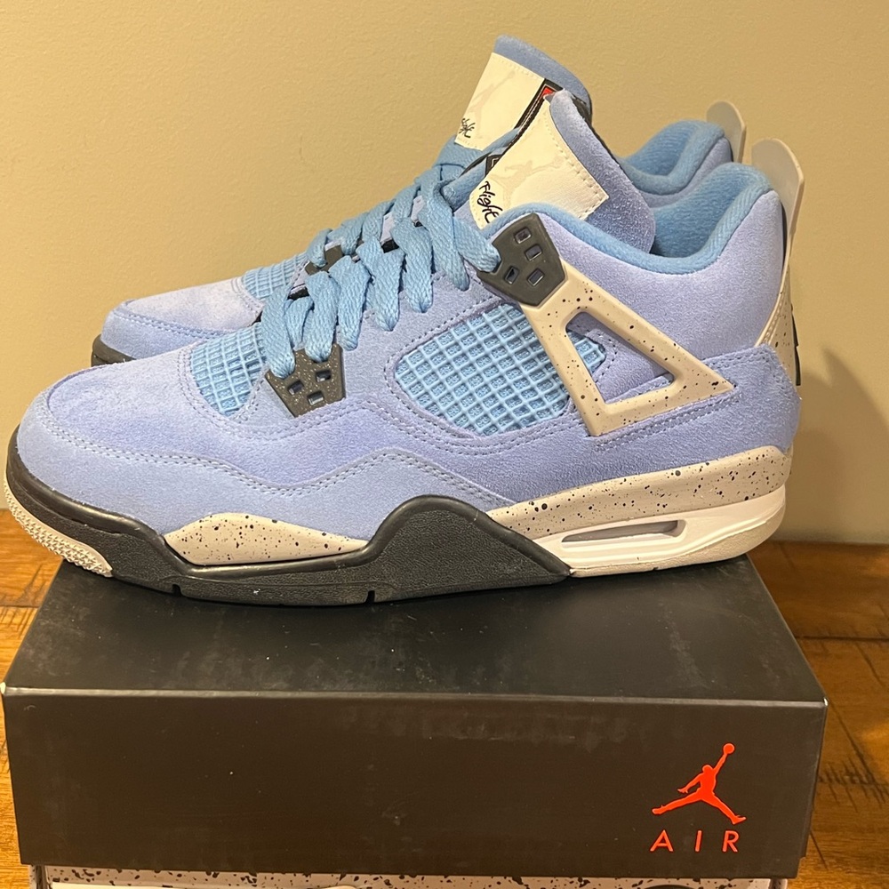 Air Jordan 4 Retro (Grade School) University Blue